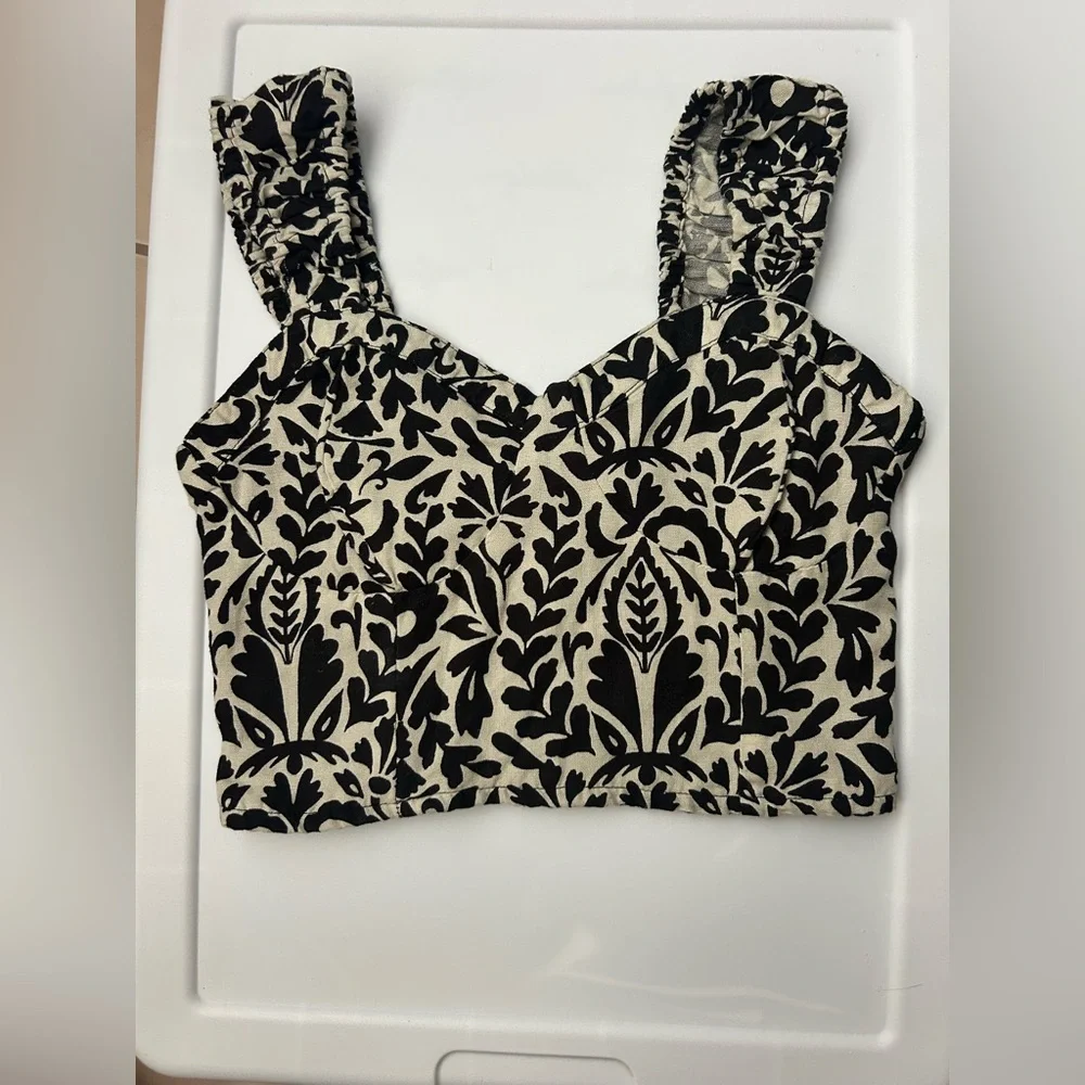 NWOT Midnight Sky Black and Cream Patterned Women's Crop Top